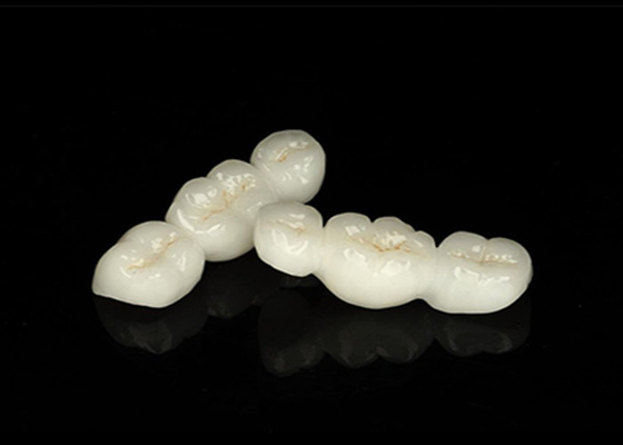 Harga yang bagus Translucent Natural Looking Zirconia dental crown dengan ketahanan yang sangat baik dan pas yang tepat on line